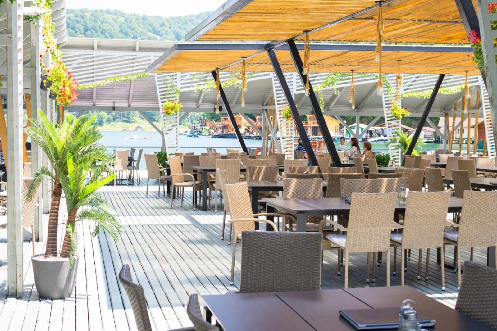 Hotel Pescarus Port Bicaz Luaran gambar